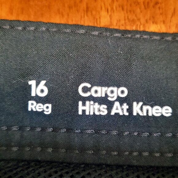 Urban Pipeline ~ Sz 16 Cargo Shorts ~ Excellent Condition - Picture 7 of 8